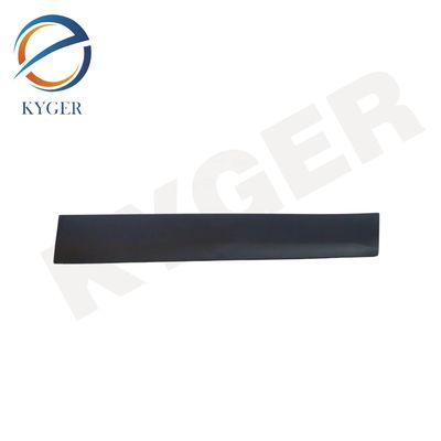 KYGER High Quality Auto Part LR116796 Puerta delantera derecha Baja de moldeo adecuado para Land Rover Discovery Sport 2015 L550